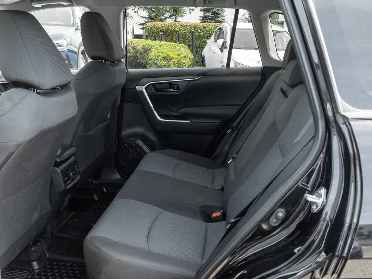 2024 Toyota RAV4 XLE AWD Photo