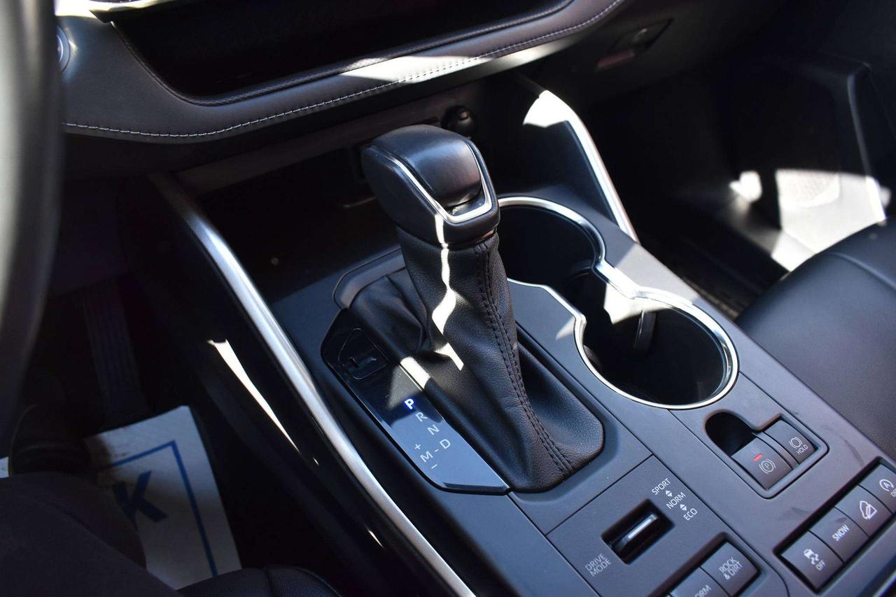2021 Toyota Highlander XLE Photo