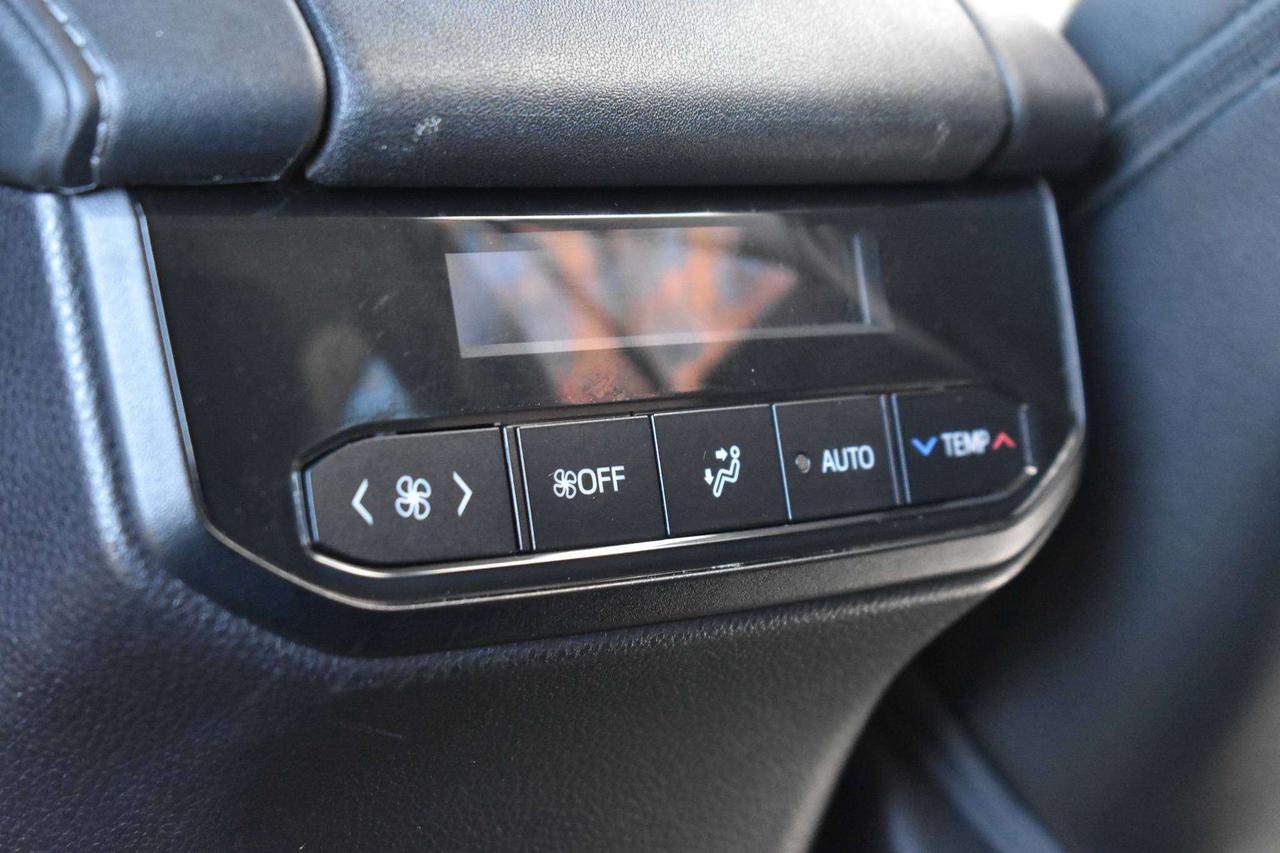 2021 Toyota Highlander XLE Photo