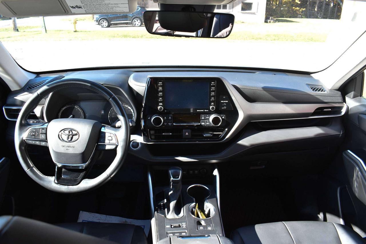 2021 Toyota Highlander XLE Photo