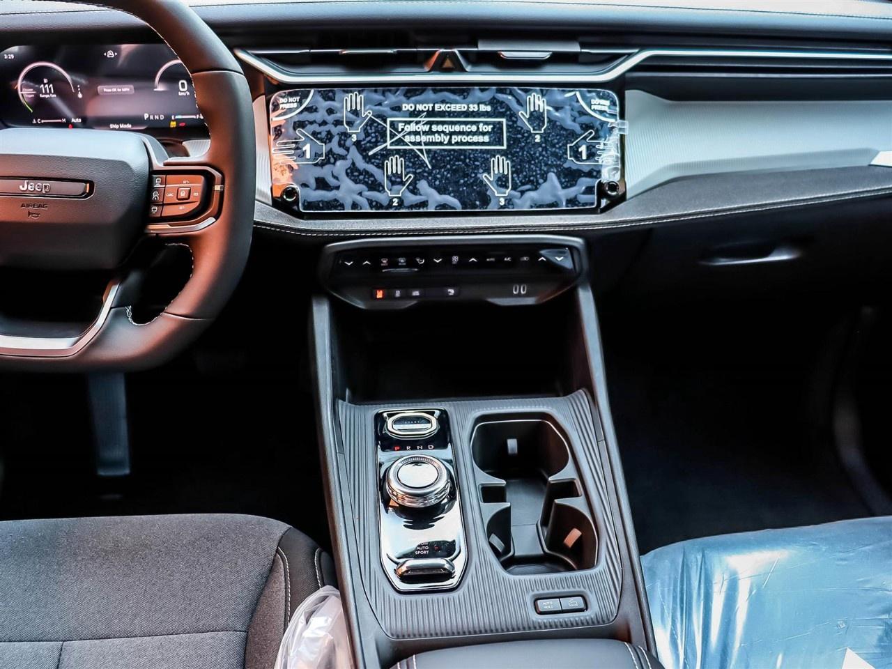 2026 Jeep Cherokee 4X4 Photo
