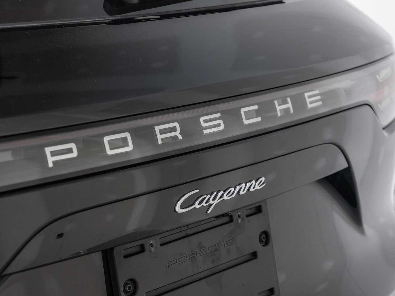 2022 Porsche Cayenne CAYENNE Photo