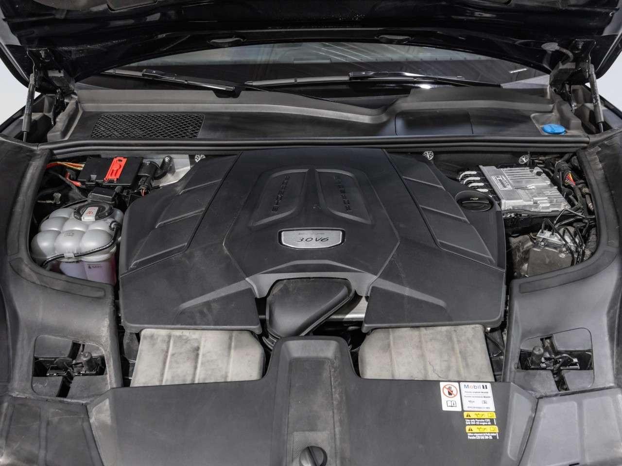 2022 Porsche Cayenne CAYENNE Photo