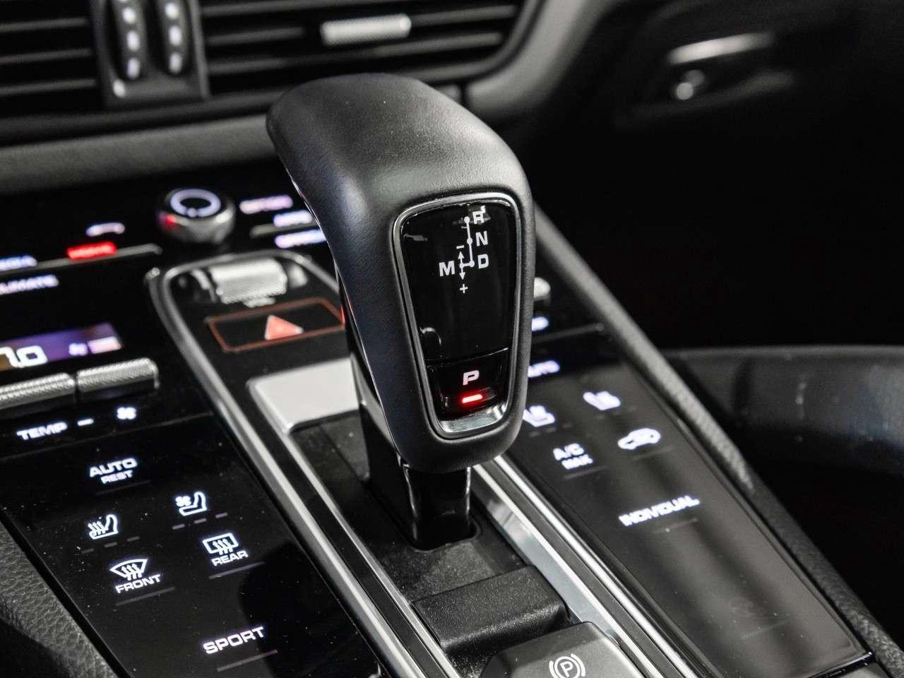 2022 Porsche Cayenne CAYENNE Photo