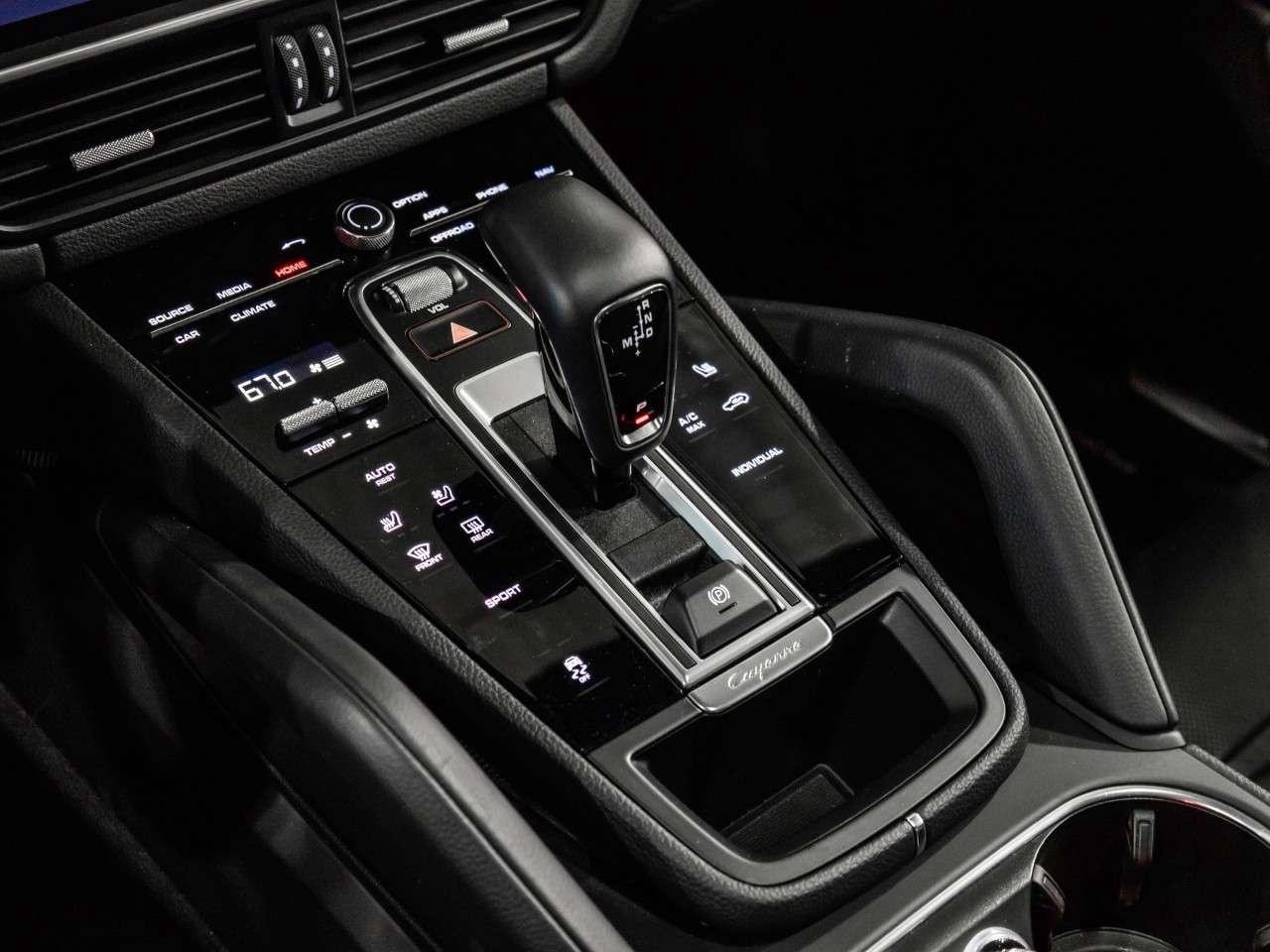 2022 Porsche Cayenne CAYENNE Photo