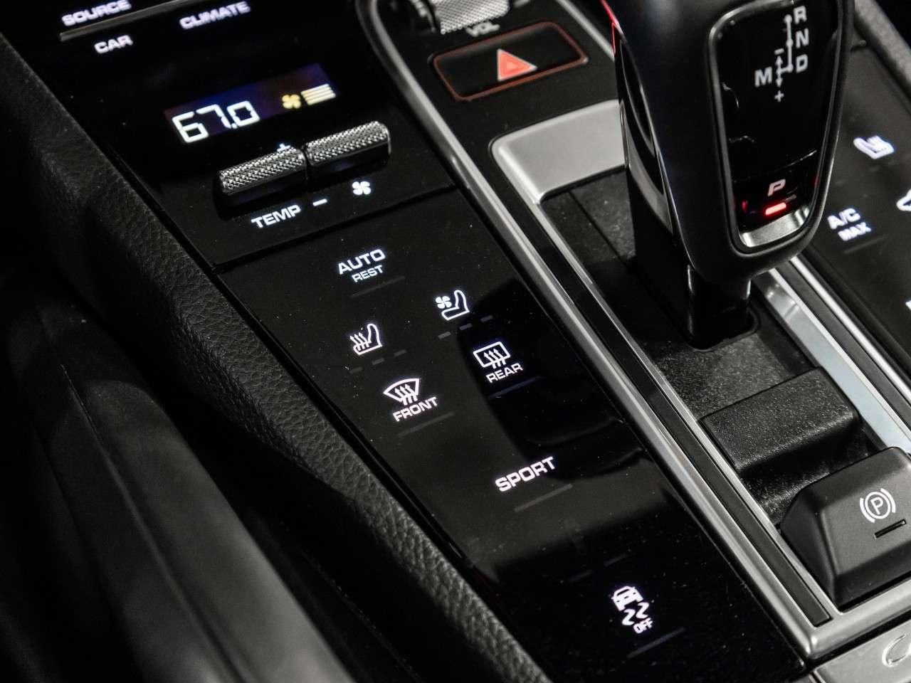 2022 Porsche Cayenne CAYENNE Photo