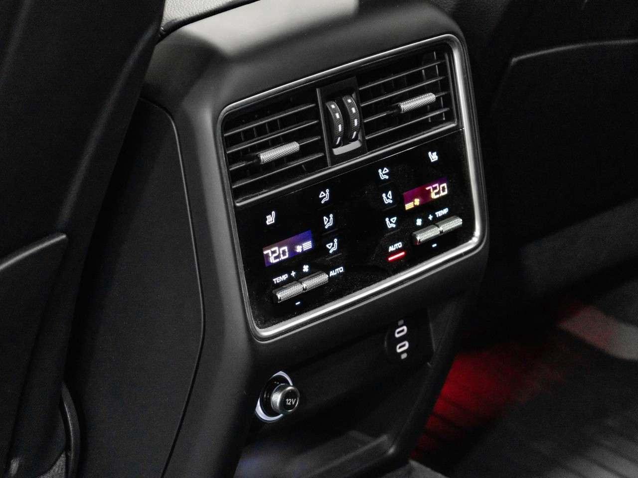 2022 Porsche Cayenne CAYENNE Photo