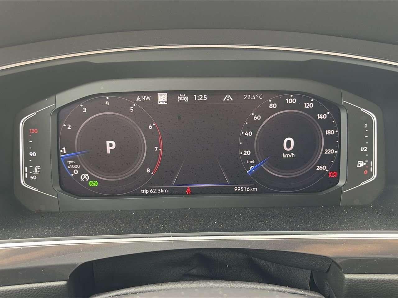 2023 Volkswagen Tiguan Highline 2.0T 8sp at w/Tip 4M Remote Starter  Alloy Wheels  Leather  Sunroof Photo