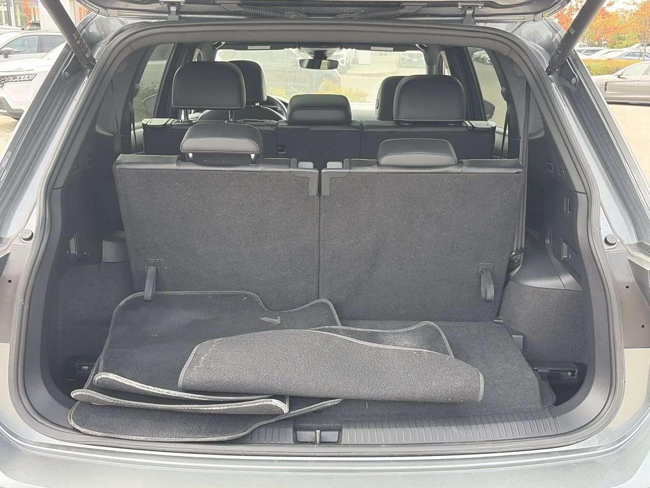 2023 Volkswagen Tiguan Highline 2.0T 8sp at w/Tip 4M Remote Starter  Alloy Wheels  Leather  Sunroof Photo