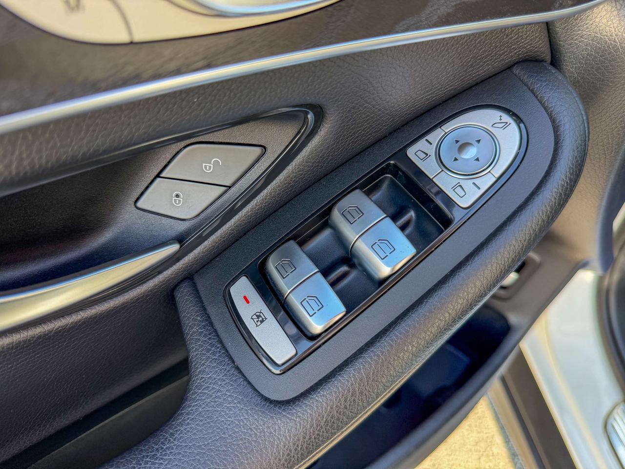 2020 Mercedes-Benz GLC GLC 300/BSM/NAVI/CAMERA/ROOF/APPLE CARPLAY/2.0L Photo