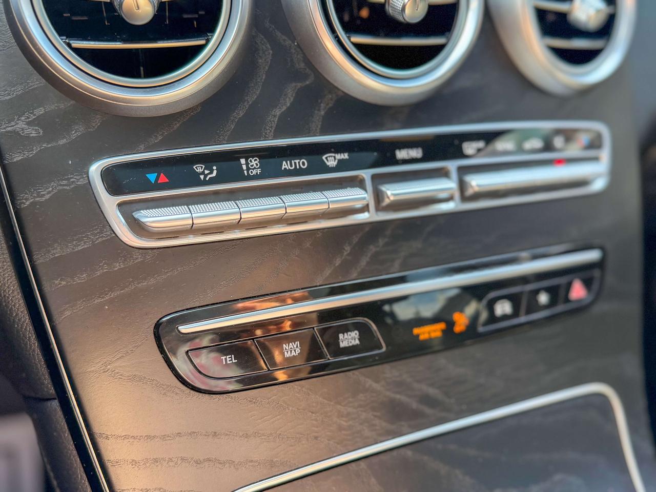 2020 Mercedes-Benz GLC GLC 300/BSM/NAVI/CAMERA/ROOF/APPLE CARPLAY/2.0L Photo