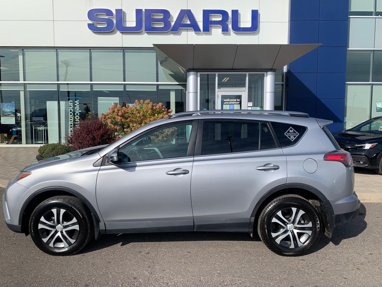 2017 Toyota RAV4 LE 4dr All-wheel Drive Photo5