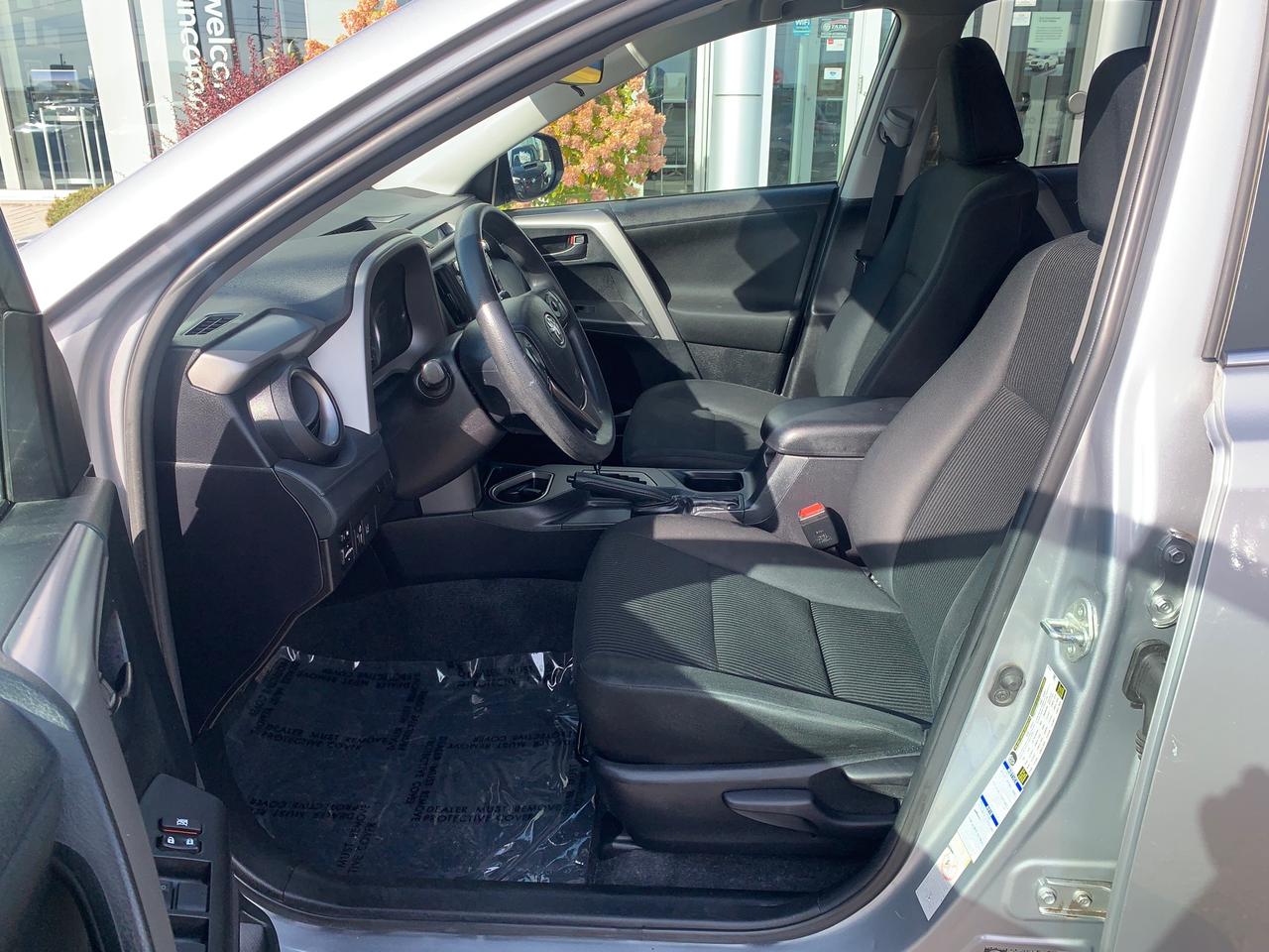 2017 Toyota RAV4 LE 4dr All-wheel Drive Photo