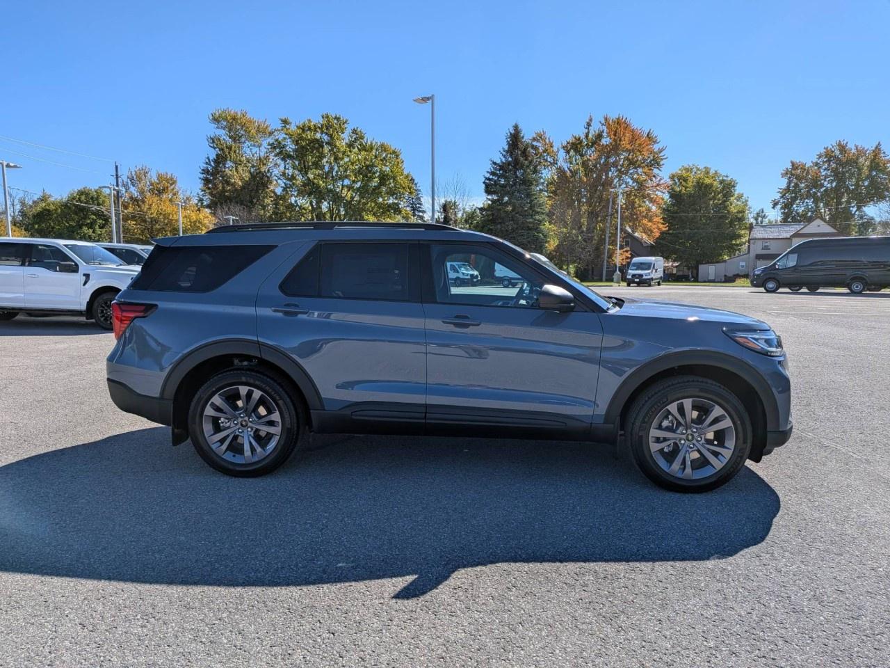 2027 Ford Explorer Active w/200A Pkg 4WD Photo