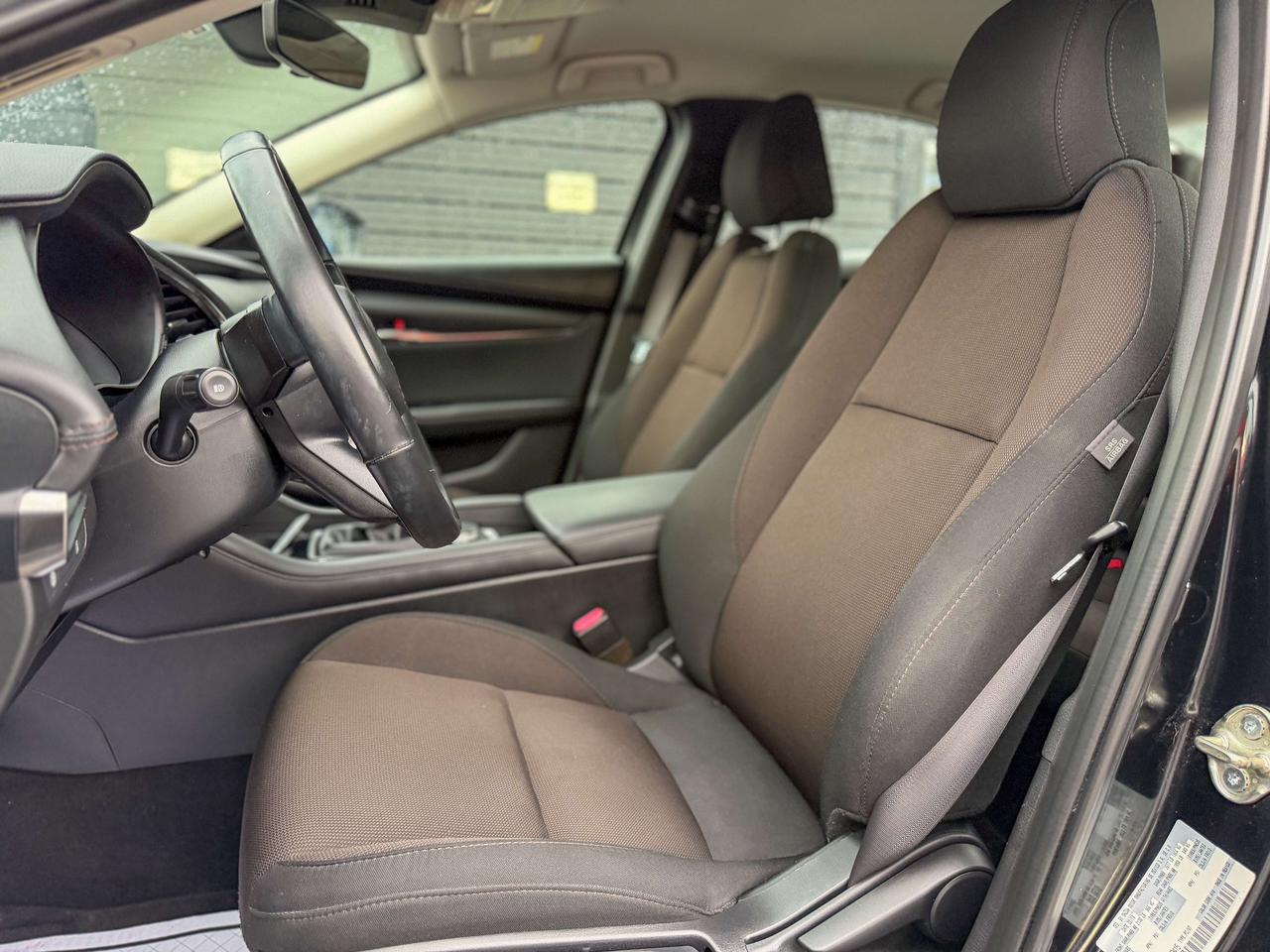 2019 Mazda 3 GS/ACCIDENT FREE/MANUAL TRANSMISSION/HEATED SEATS Photo