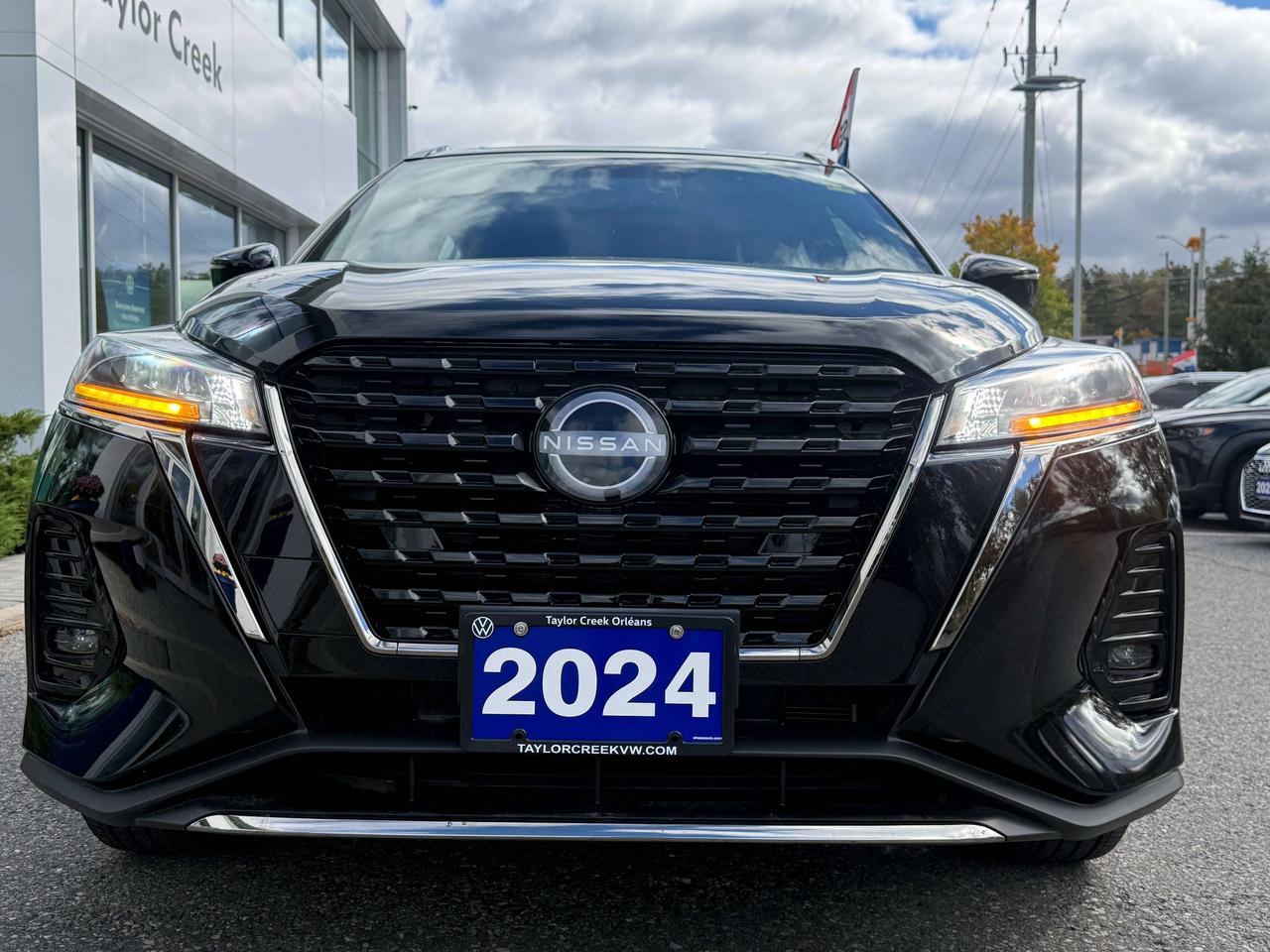 2024 Nissan Kicks SR Photo