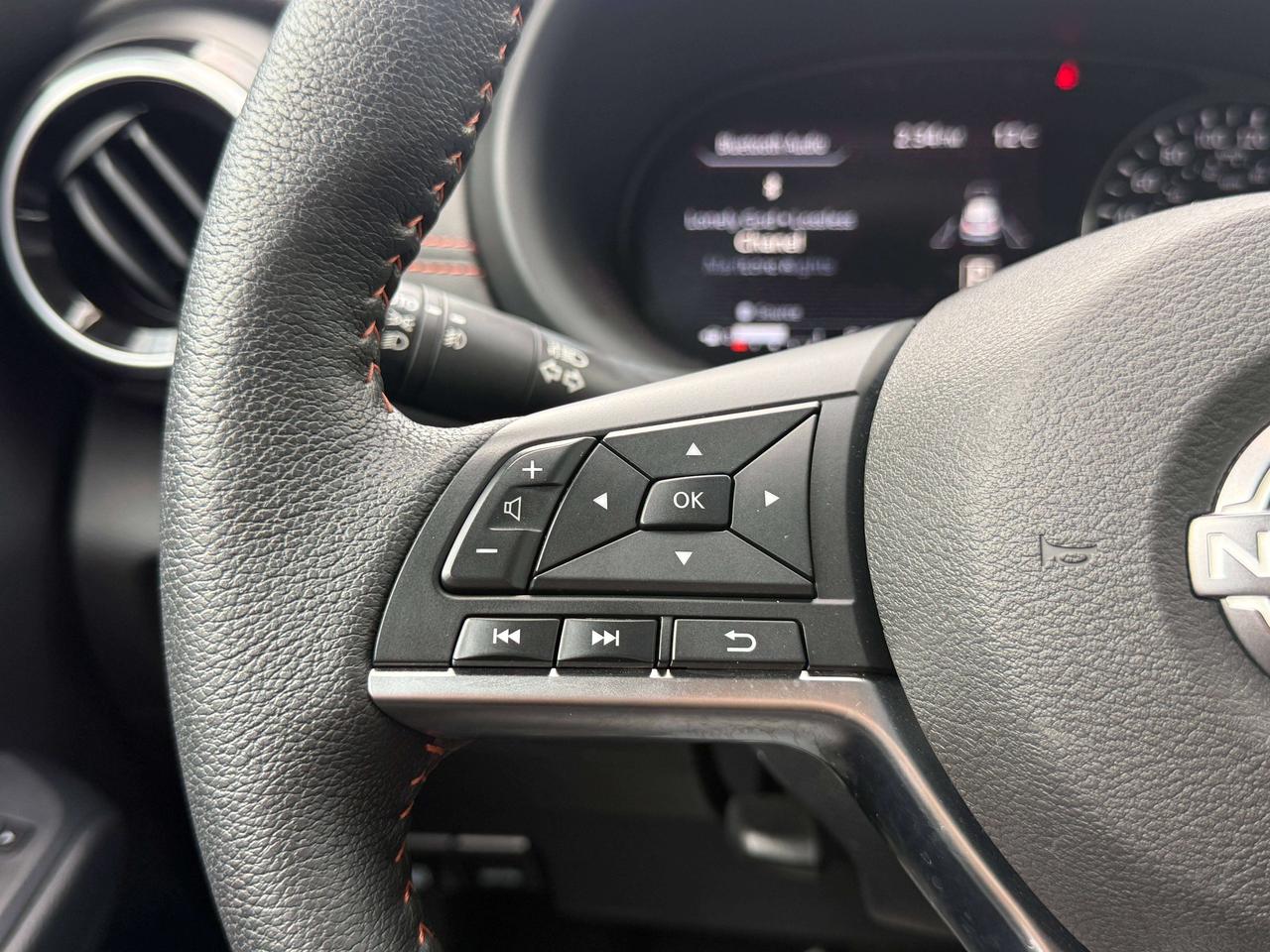 2024 Nissan Kicks SR Photo