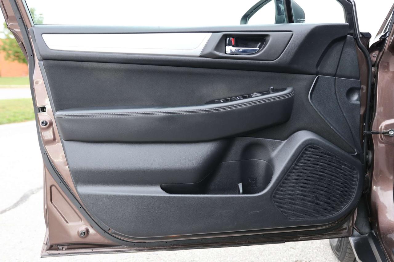 2019 Subaru Outback TOURING-AWD-EYESIGHT PKG/ADAPT CRUISE/BCAM/BLIS/FCW/LDW/HEATED SEATS/KEYLESS/CARPLAY/SUNROOF Photo