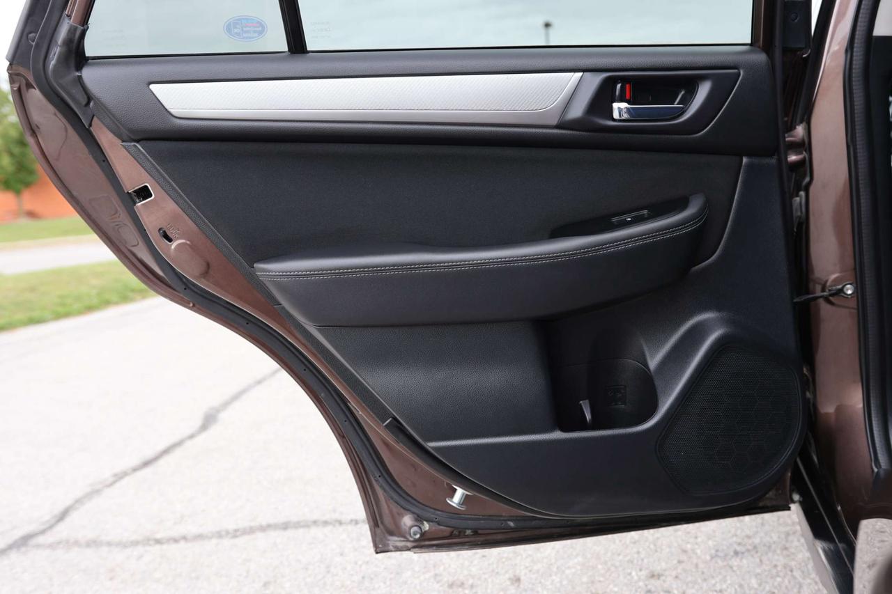 2019 Subaru Outback TOURING-AWD-EYESIGHT PKG/ADAPT CRUISE/BCAM/BLIS/FCW/LDW/HEATED SEATS/KEYLESS/CARPLAY/SUNROOF Photo