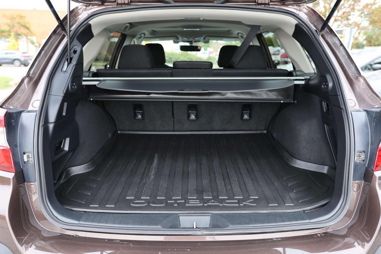 2019 Subaru Outback TOURING-AWD-EYESIGHT PKG/ADAPT CRUISE/BCAM/BLIS/FCW/LDW/HEATED SEATS/KEYLESS/CARPLAY/SUNROOF Photo