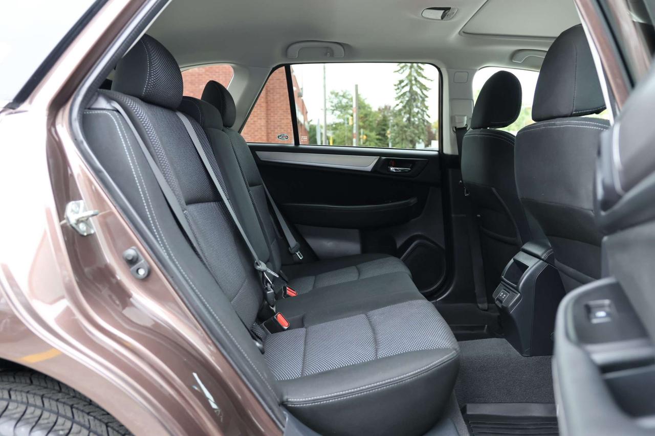 2019 Subaru Outback TOURING-AWD-EYESIGHT PKG/ADAPT CRUISE/BCAM/BLIS/FCW/LDW/HEATED SEATS/KEYLESS/CARPLAY/SUNROOF Photo