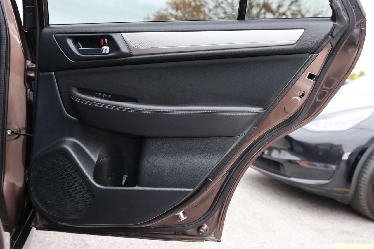 2019 Subaru Outback TOURING-AWD-EYESIGHT PKG/ADAPT CRUISE/BCAM/BLIS/FCW/LDW/HEATED SEATS/KEYLESS/CARPLAY/SUNROOF Photo
