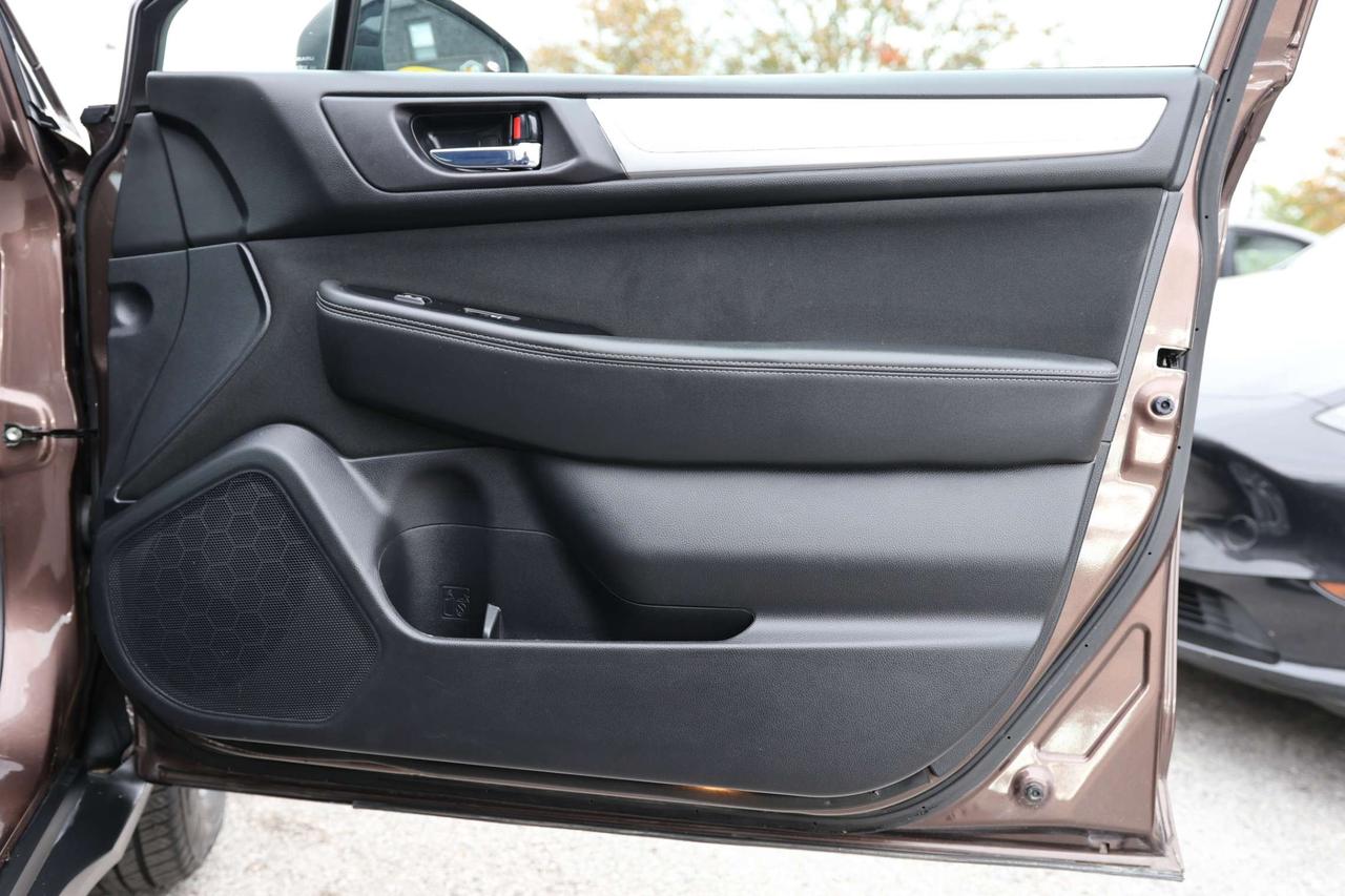2019 Subaru Outback TOURING-AWD-EYESIGHT PKG/ADAPT CRUISE/BCAM/BLIS/FCW/LDW/HEATED SEATS/KEYLESS/CARPLAY/SUNROOF Photo