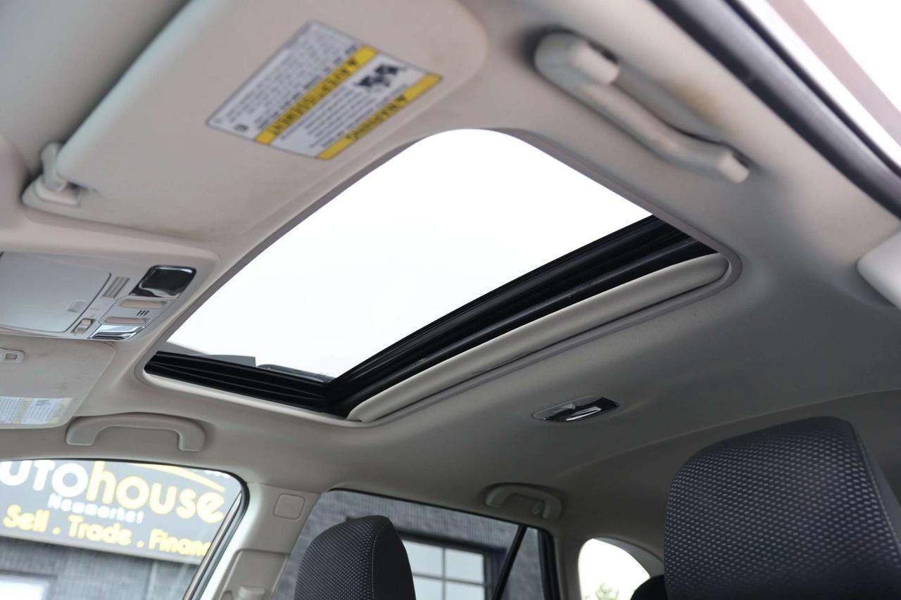 2019 Subaru Outback TOURING-AWD-EYESIGHT PKG/ADAPT CRUISE/BCAM/BLIS/FCW/LDW/HEATED SEATS/KEYLESS/CARPLAY/SUNROOF Photo