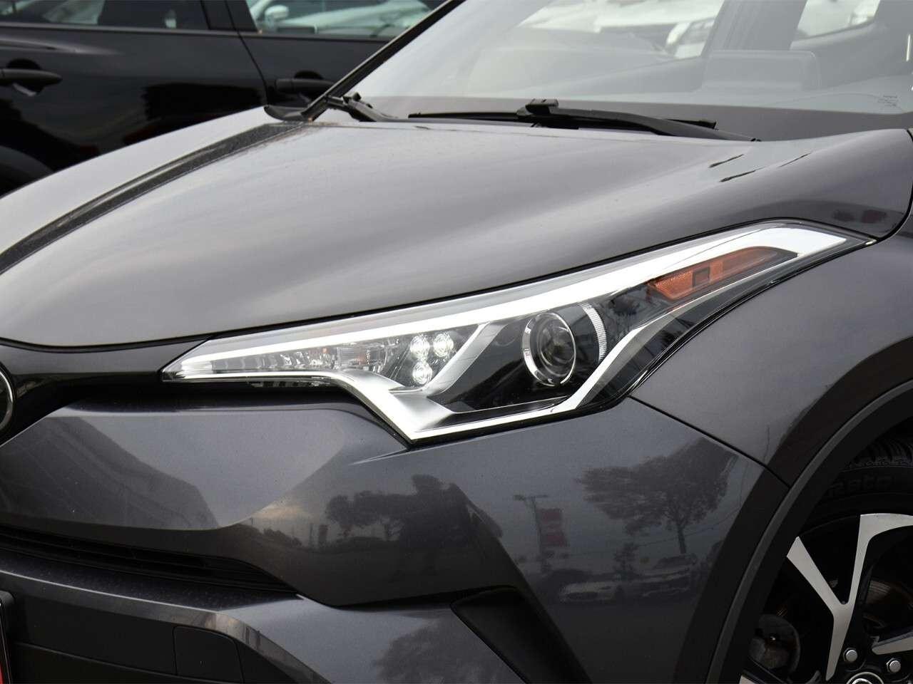 2019 Toyota C-HR FUEL SAVER, HEATED SEATS, APPLE CARPLAY Photo