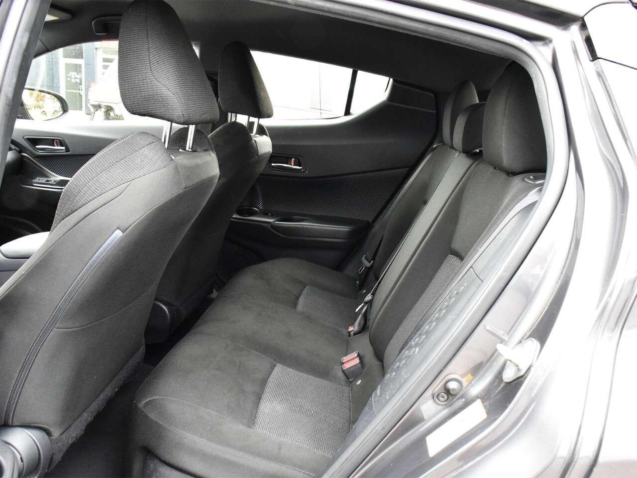 2019 Toyota C-HR FUEL SAVER, HEATED SEATS, APPLE CARPLAY Photo