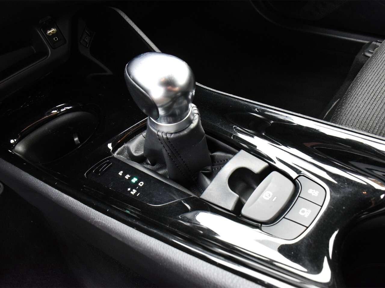 2019 Toyota C-HR FUEL SAVER, HEATED SEATS, APPLE CARPLAY Photo