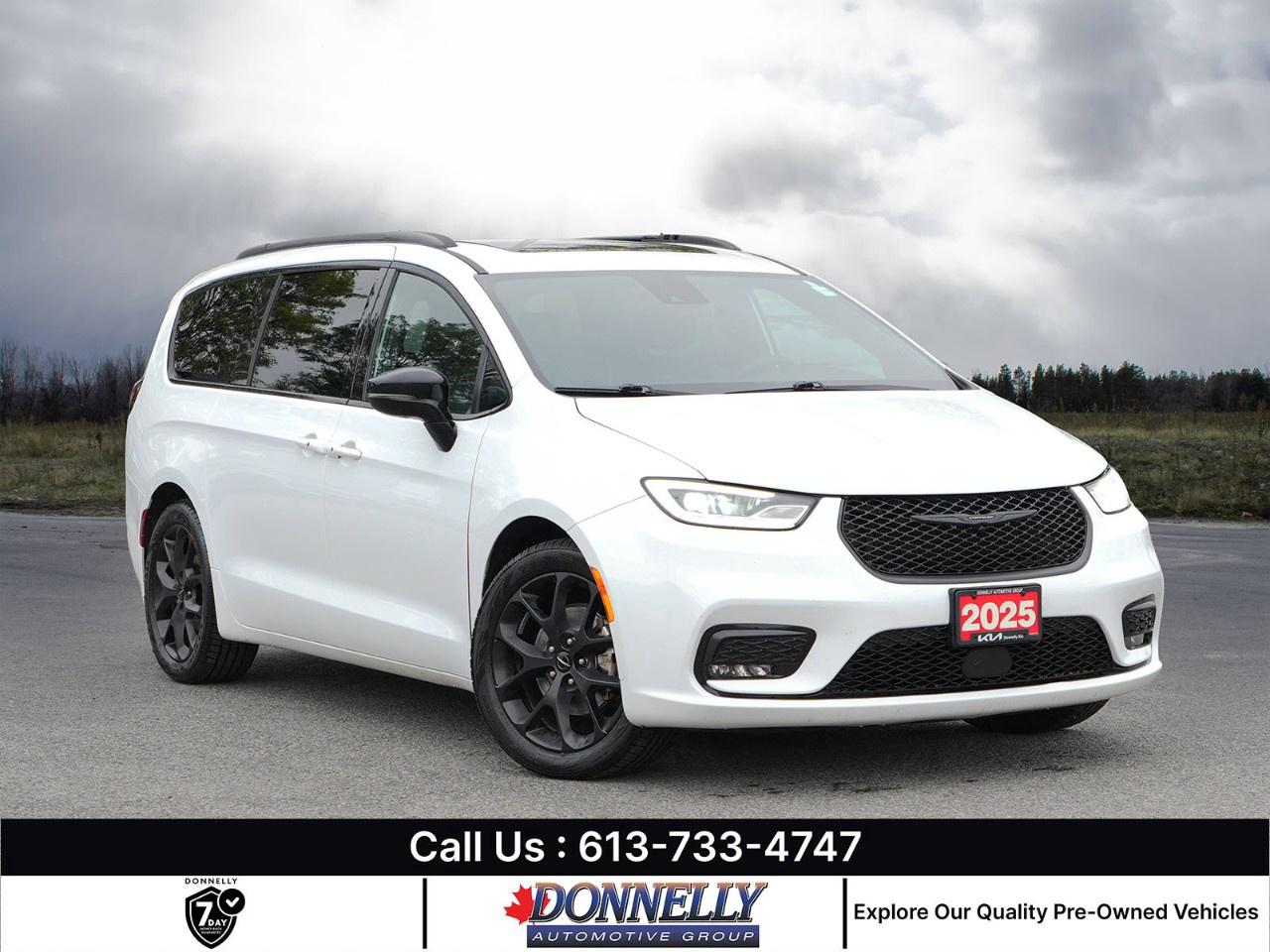 2025 Chrysler Pacifica Limited FWD Photo0