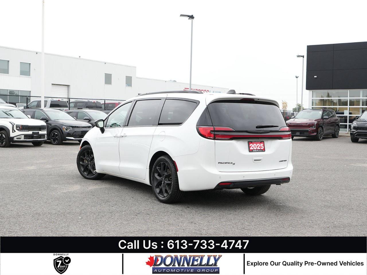 2025 Chrysler Pacifica Limited FWD Photo