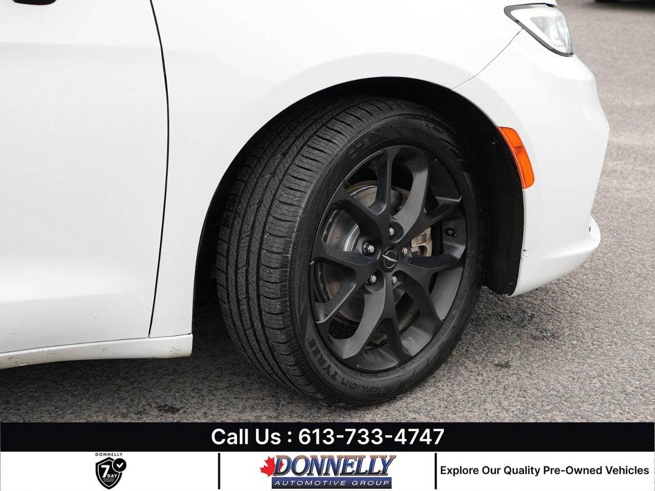 2025 Chrysler Pacifica Limited FWD Photo