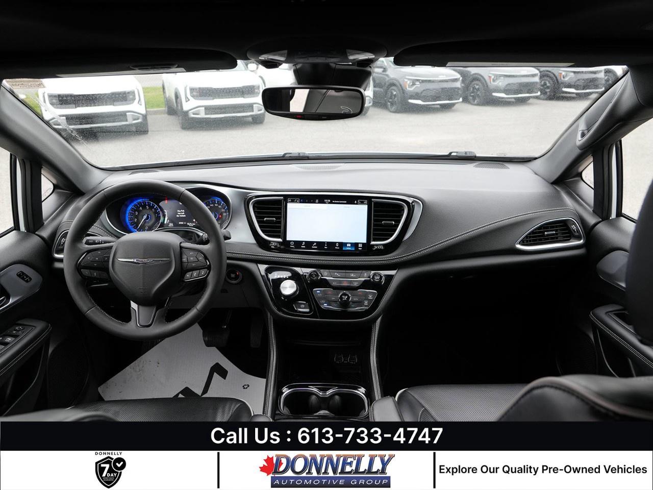 2025 Chrysler Pacifica Limited FWD Photo