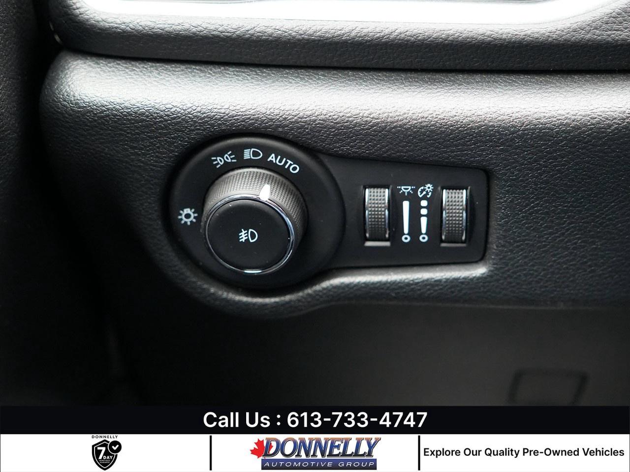 2025 Chrysler Pacifica Limited FWD Photo