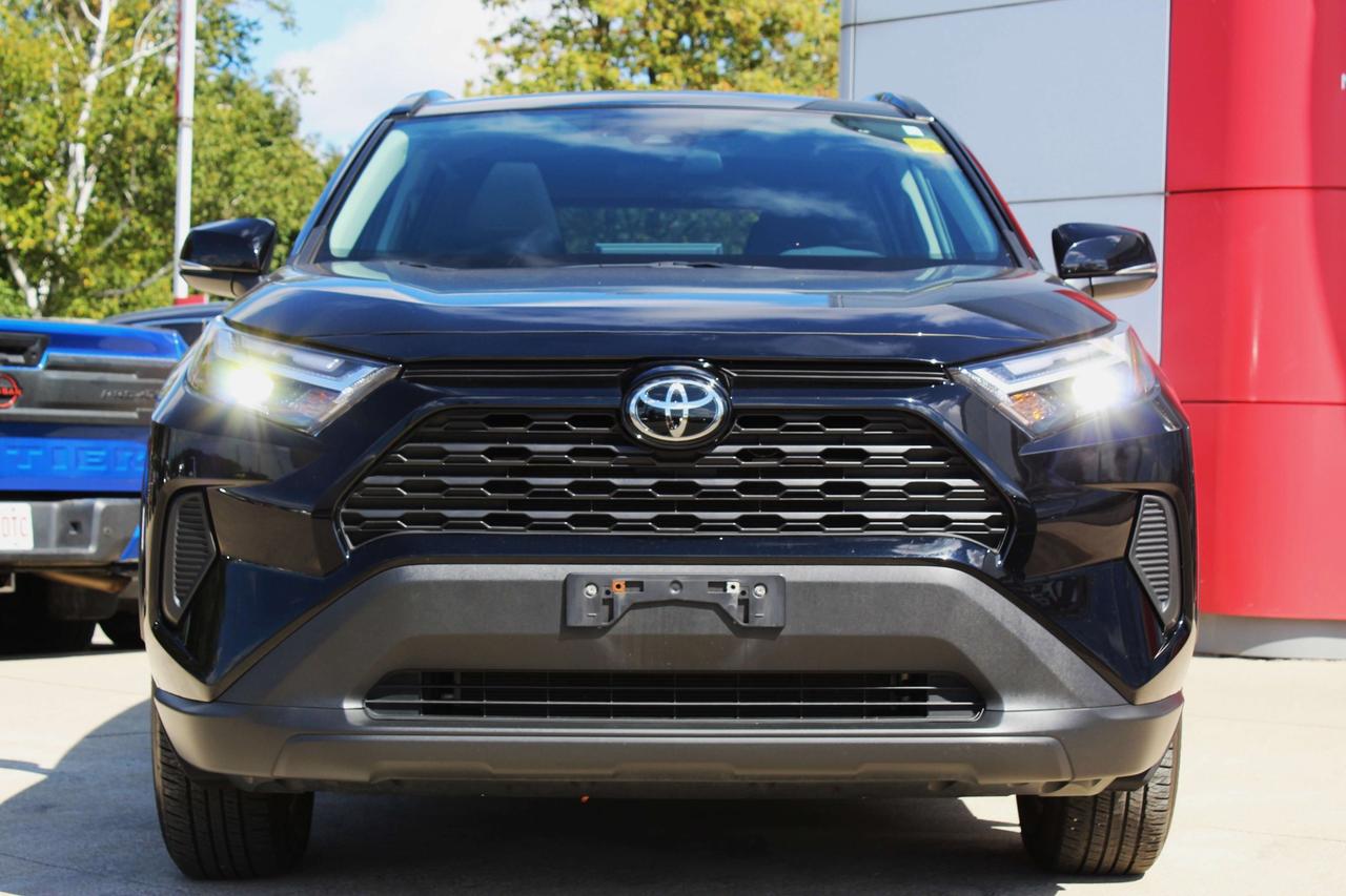 2022 Toyota RAV4 XLE Photo1
