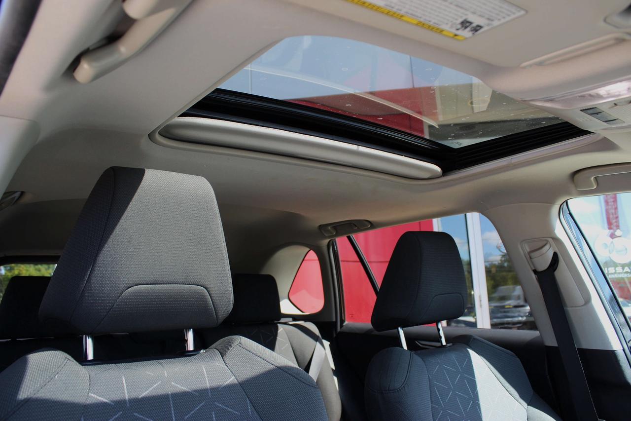 2022 Toyota RAV4 XLE Photo