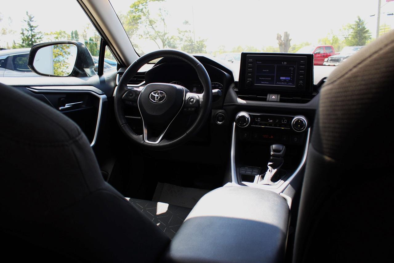 2022 Toyota RAV4 XLE Photo