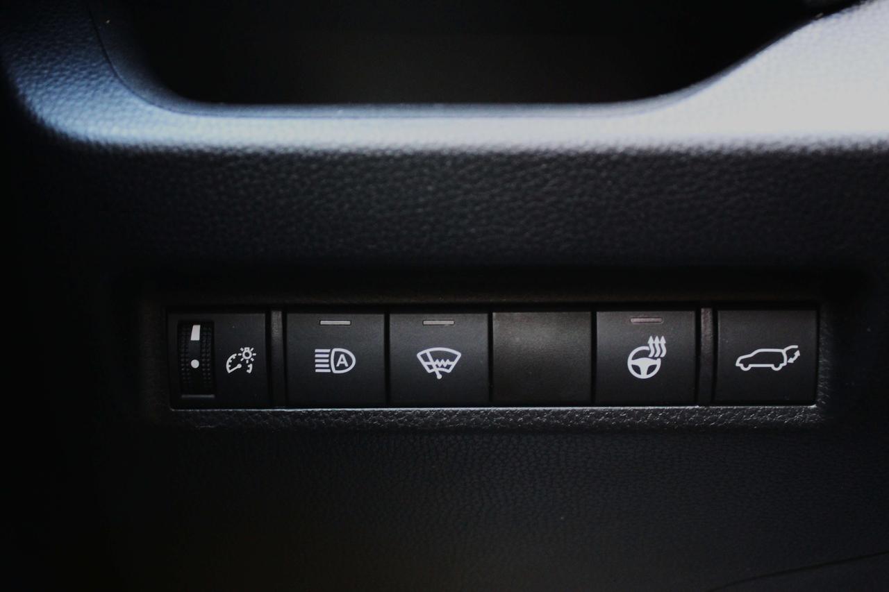 2022 Toyota RAV4 XLE Photo