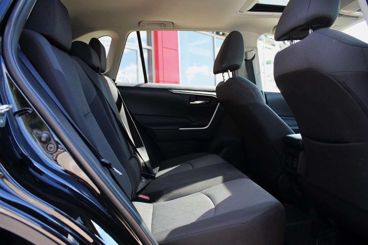 2022 Toyota RAV4 XLE Photo