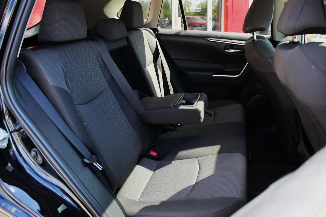 2022 Toyota RAV4 XLE Photo