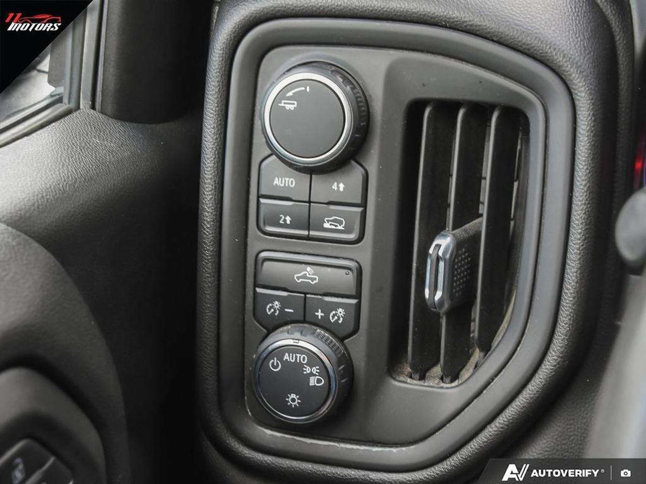 2020 Chevrolet Silverado 1500 4X4 Double Cab 147 Custom   NO ACCIDENTS Photo
