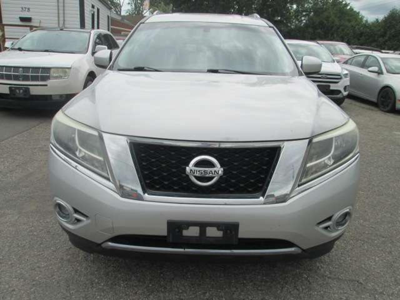 2016 Nissan Pathfinder SV, Local Trade In, Back Up Camera Photo1