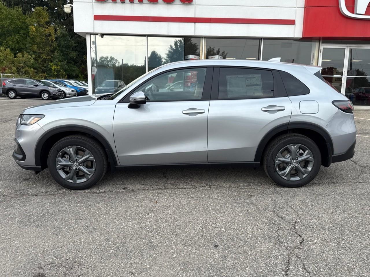 2027 Honda HR-V LX 4dr All-Wheel Drive Photo5