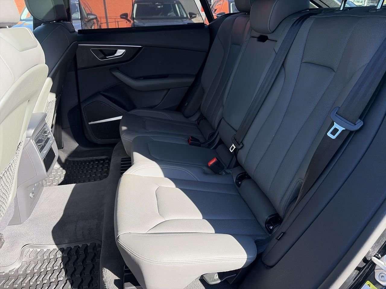 2023 Audi Q8 55 3.0T Technik quattro 8sp Tiptronic Alloy Wheels  Leather  Sunroof  Apple/Android CarPlay Photo