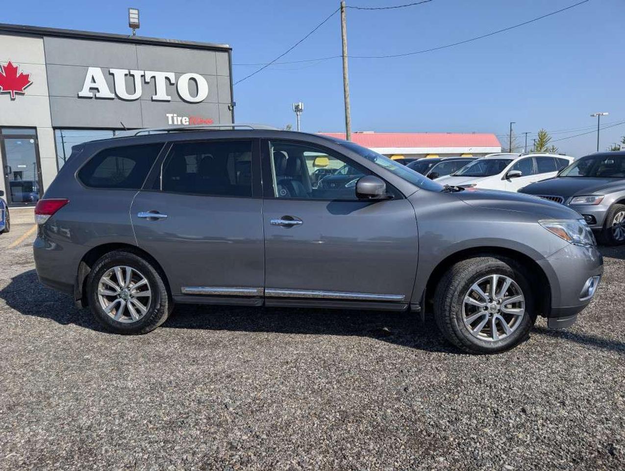 2016 Nissan Pathfinder SL NAV LEATHER PANOROOF CAMERA HTD SEATS Photo