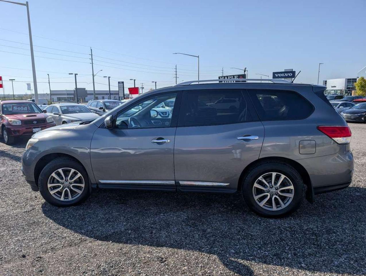 2016 Nissan Pathfinder SL NAV LEATHER PANOROOF CAMERA HTD SEATS Photo