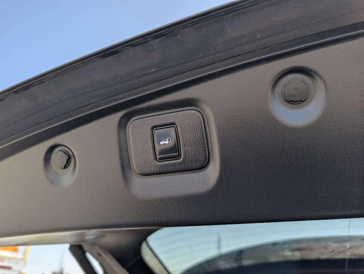 2016 Nissan Pathfinder SL NAV LEATHER PANOROOF CAMERA HTD SEATS Photo