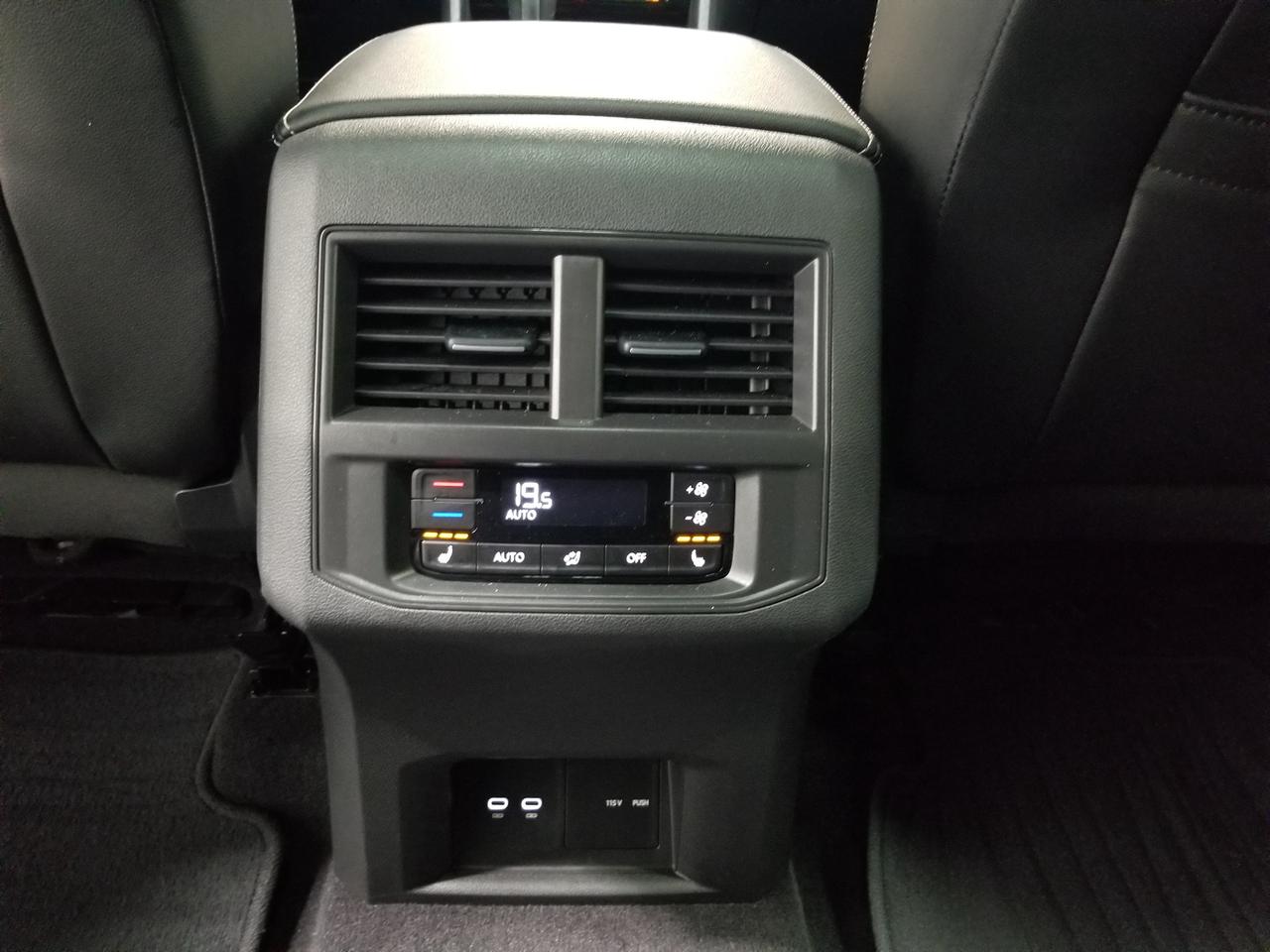 2021 Volkswagen Atlas 3.6 FSI Highline 4dr All-Wheel Drive 4MOTION Photo